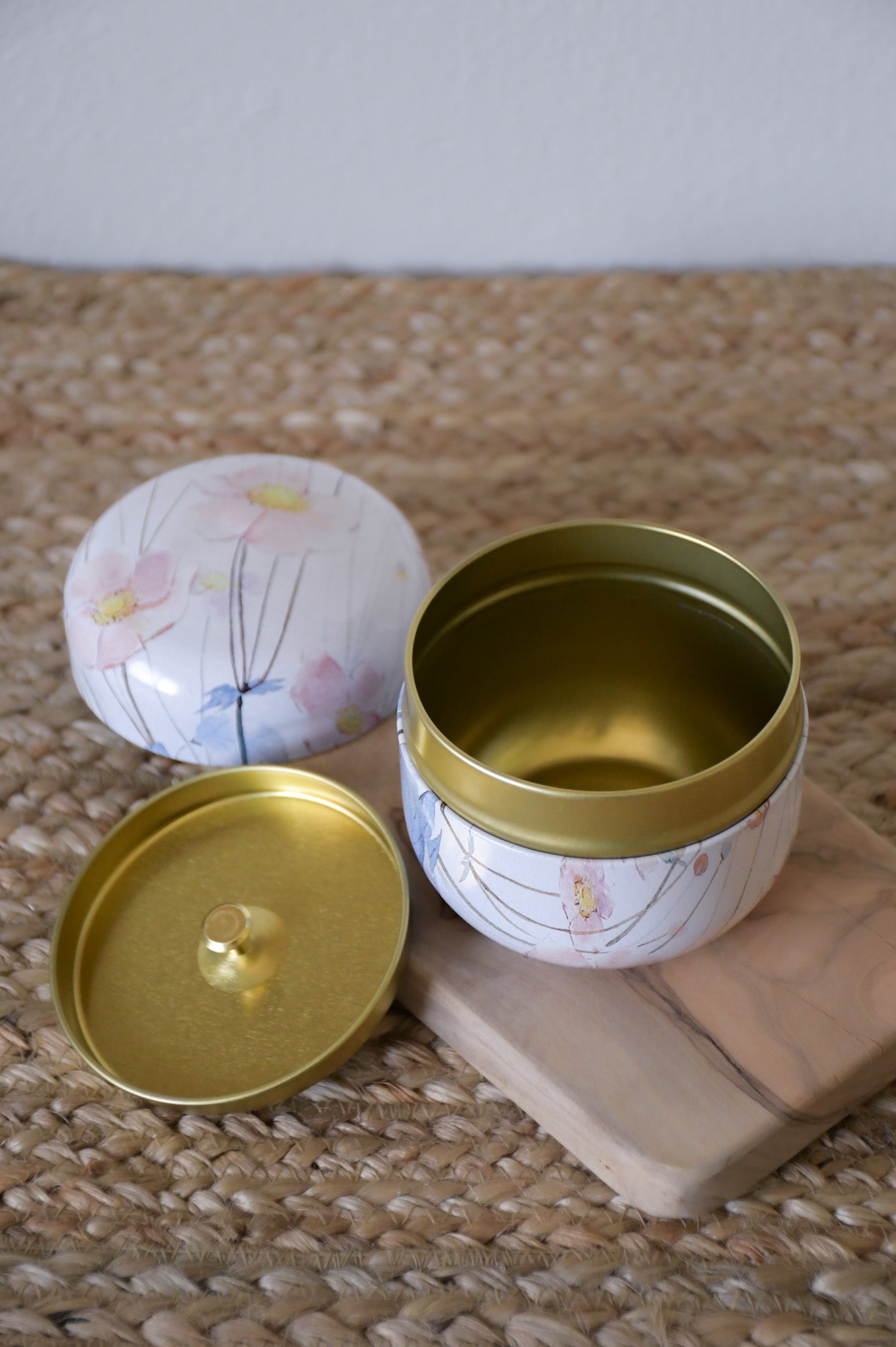Nature's Elegance Container